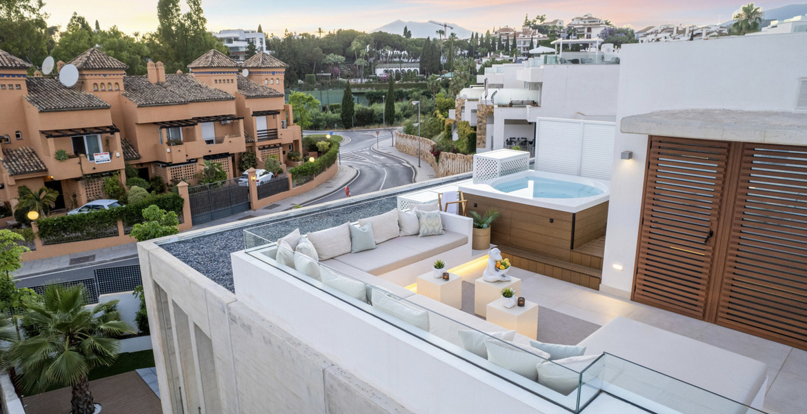 Luxury 4-Bedroom Townhouse in Marbella