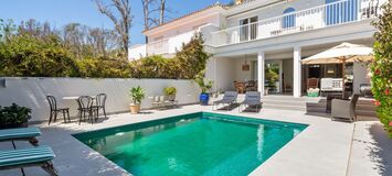 Encantadora Casa Adosada con Piscina Privada en Guadalmina