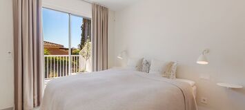 Encantadora Casa Adosada con Piscina Privada en Guadalmina