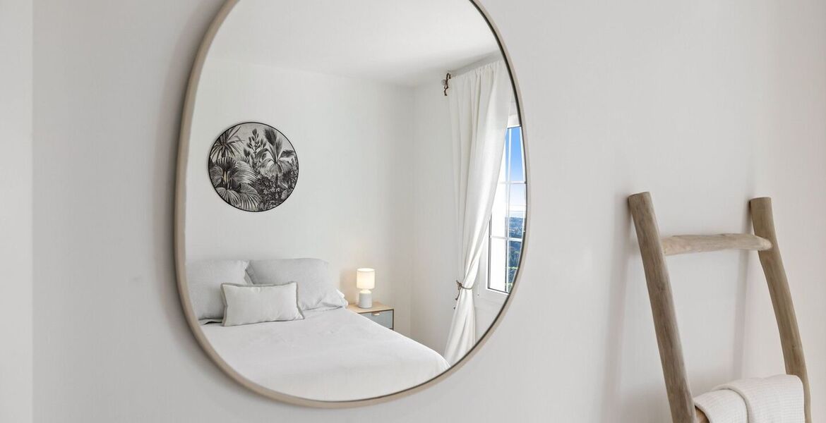 Elegante Casa Adosada con Vistas Panorámicas al Mar