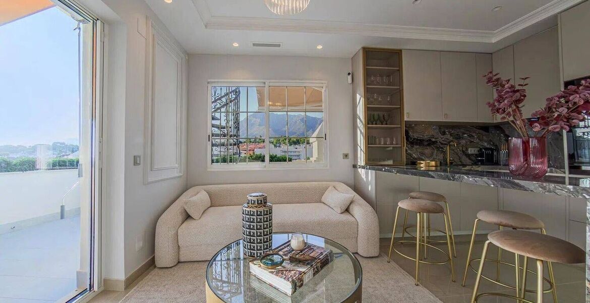 Luxury Beachside Penthouse with Rooftop Jacuzzi in Marbella