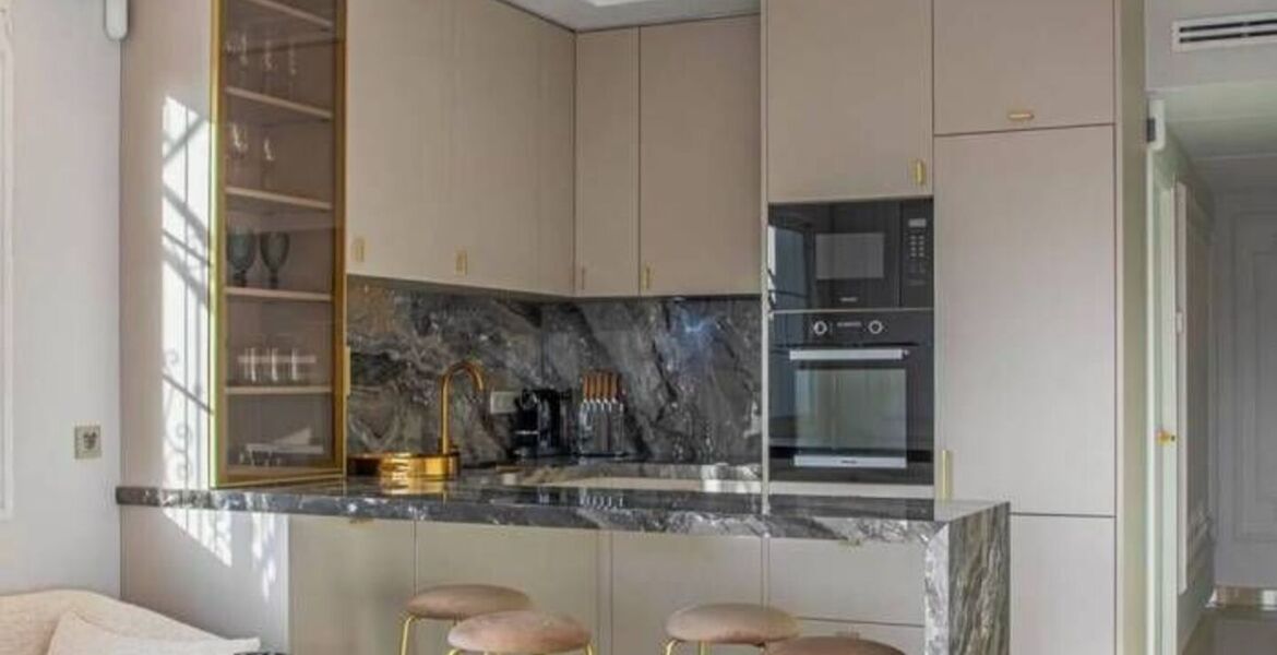 Luxury Beachside Penthouse with Rooftop Jacuzzi in Marbella
