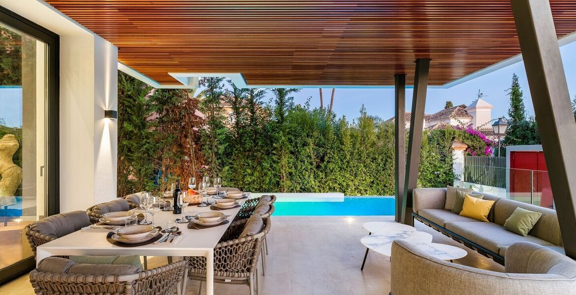 Elegant Villa Steps from the Beach on Marbella's Golden Mile