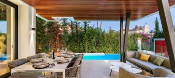 Elegant Villa Steps from the Beach on Marbella's Golden Mile