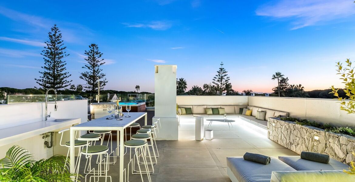 Elegant Villa Steps from the Beach on Marbella's Golden Mile
