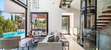 Elegant Villa Steps from the Beach on Marbella's Golden Mile
