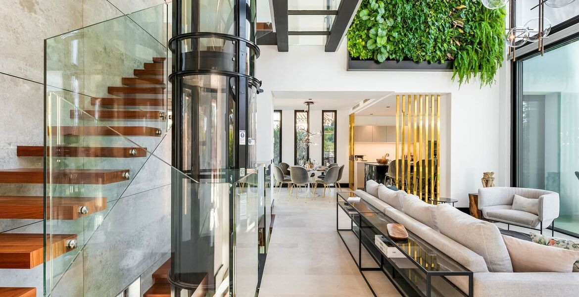 Elegant Villa Steps from the Beach on Marbella's Golden Mile