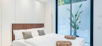 Elegant Villa Steps from the Beach on Marbella's Golden Mile