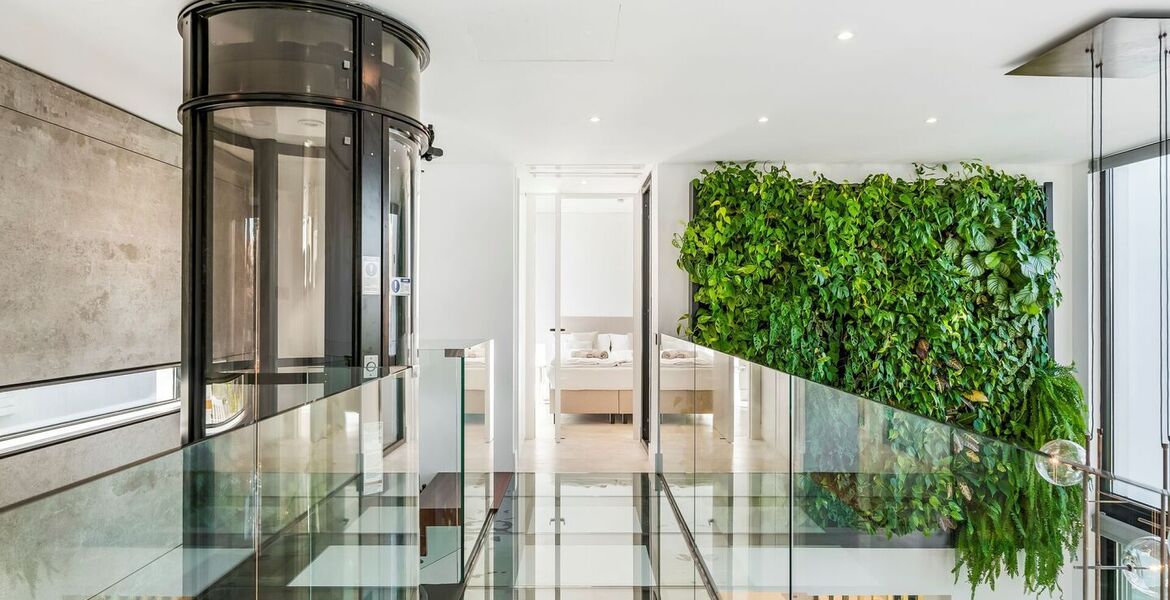Elegant Villa Steps from the Beach on Marbella's Golden Mile