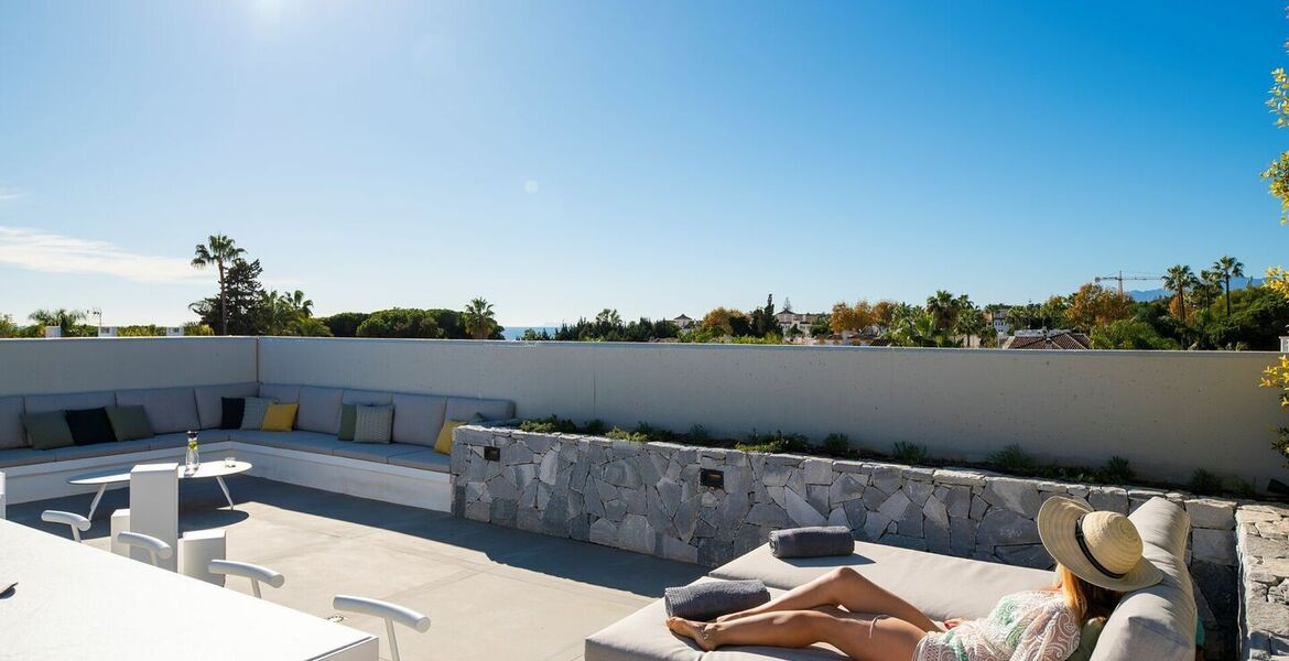 Elegant Villa Steps from the Beach on Marbella's Golden Mile