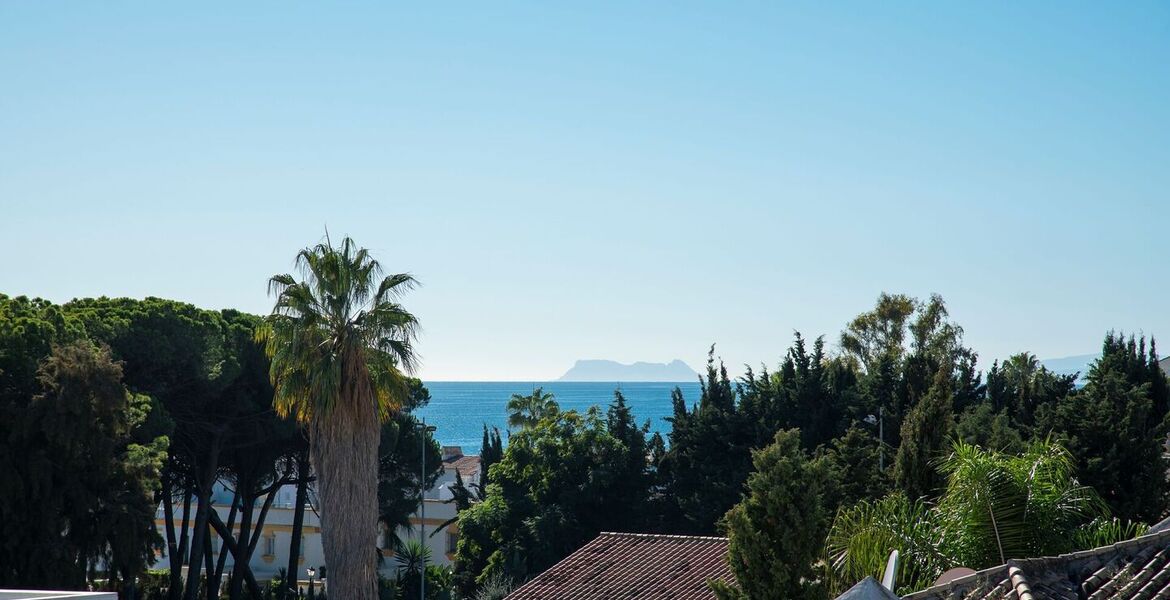 Elegant Villa Steps from the Beach on Marbella's Golden Mile