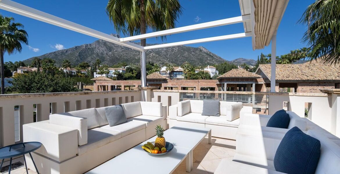 Villa Exclusiva con Vistas Panorámicas en Sierra Blanca