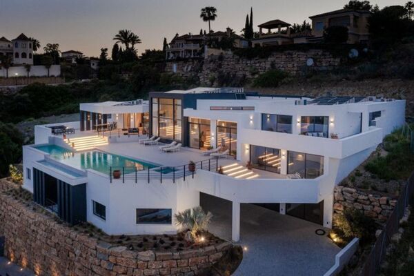 Villa with Panoramic Views in El Paraíso Alto, Benahavís
