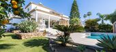 Una Villa Encantadora y Moderna en Benahavis