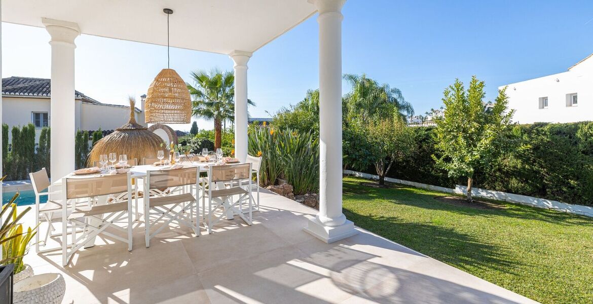 Una Villa Encantadora y Moderna en Benahavis