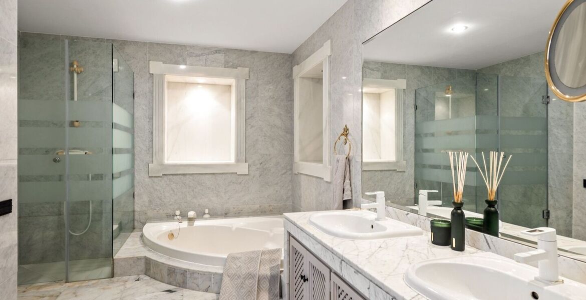 Una Villa Encantadora y Moderna en Benahavis