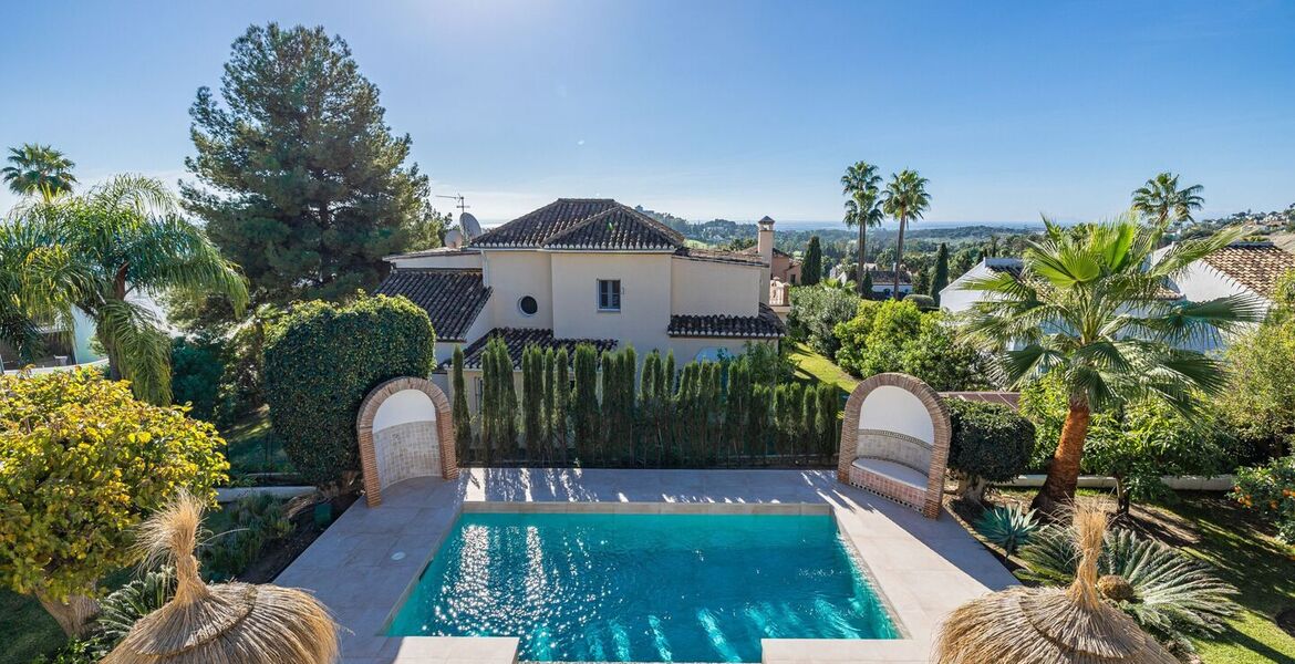 Una Villa Encantadora y Moderna en Benahavis