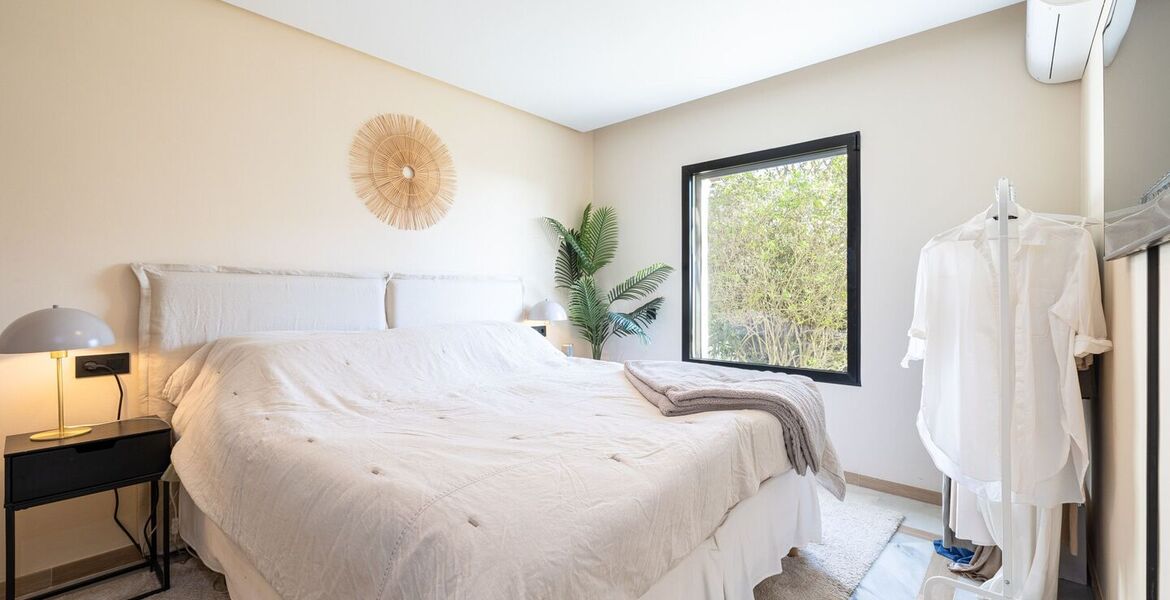 Una Villa Encantadora y Moderna en Benahavis
