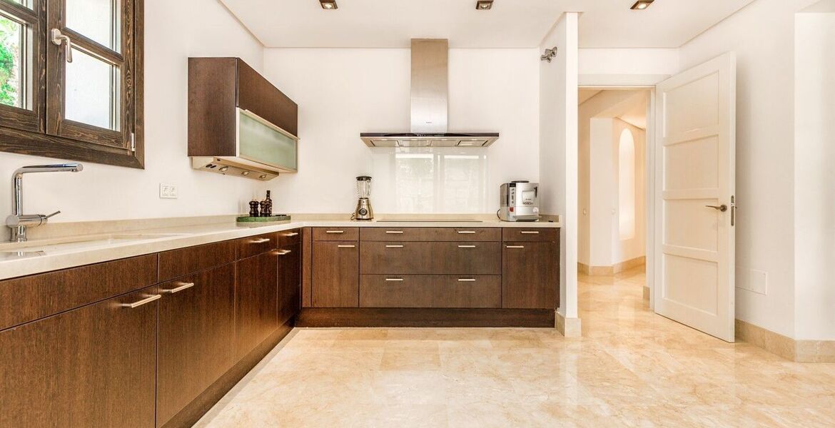 Villa Moderna de Lujo Cerca de Campos de Golf en Marbella