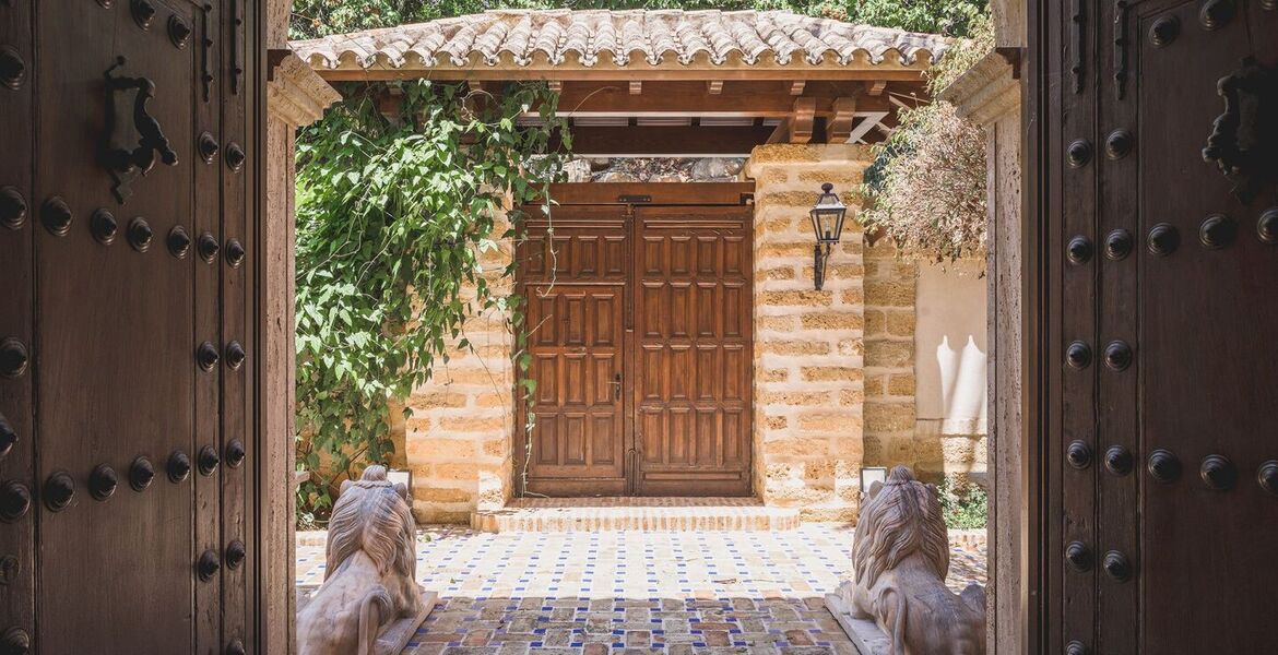 Villa de lujo en alquiler en la Milla de Oro de Marbella