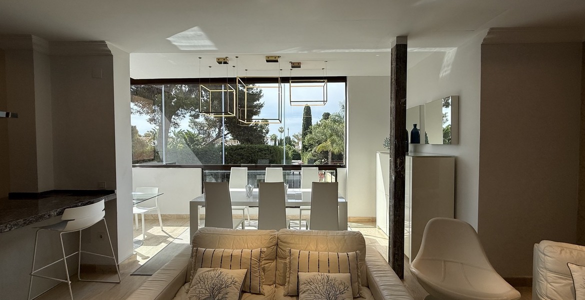 Luxury Apartment between Marbella and Estepona 