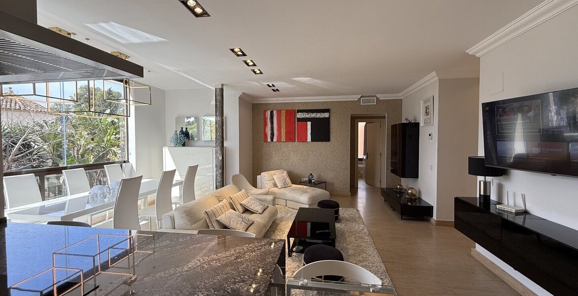 Luxury Apartment between Marbella and Estepona 