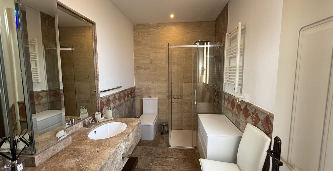 Luxury Apartment between Marbella and Estepona 