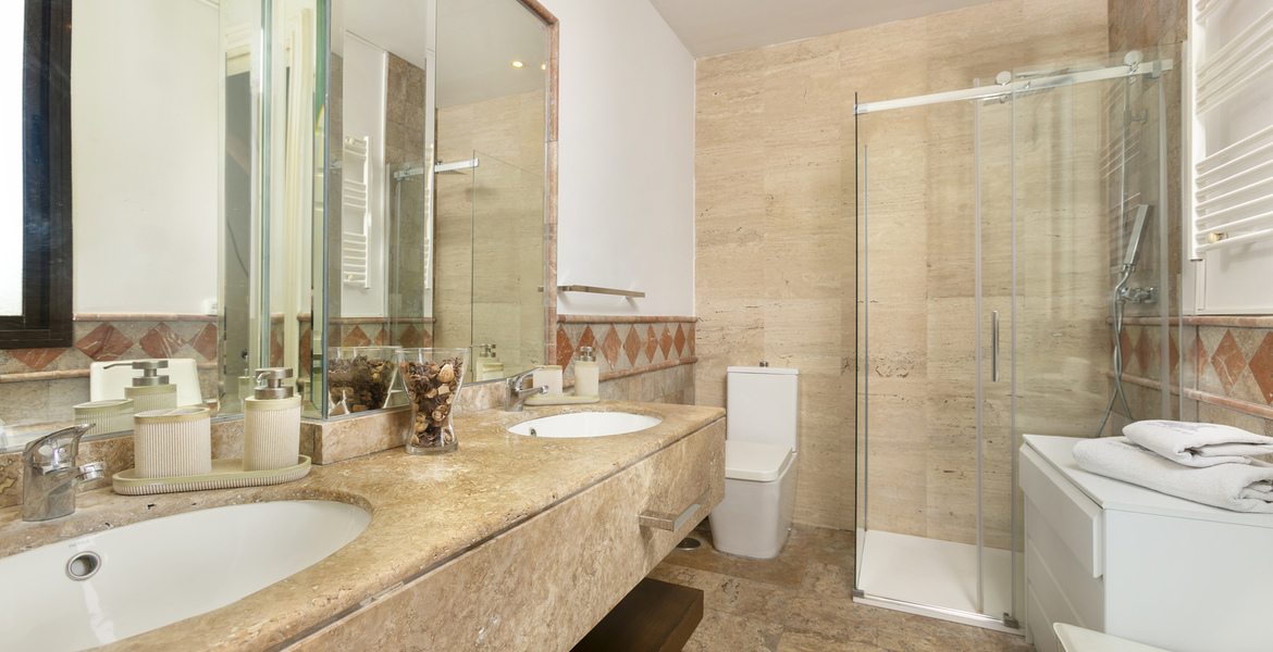 Luxury Apartment between Marbella and Estepona 