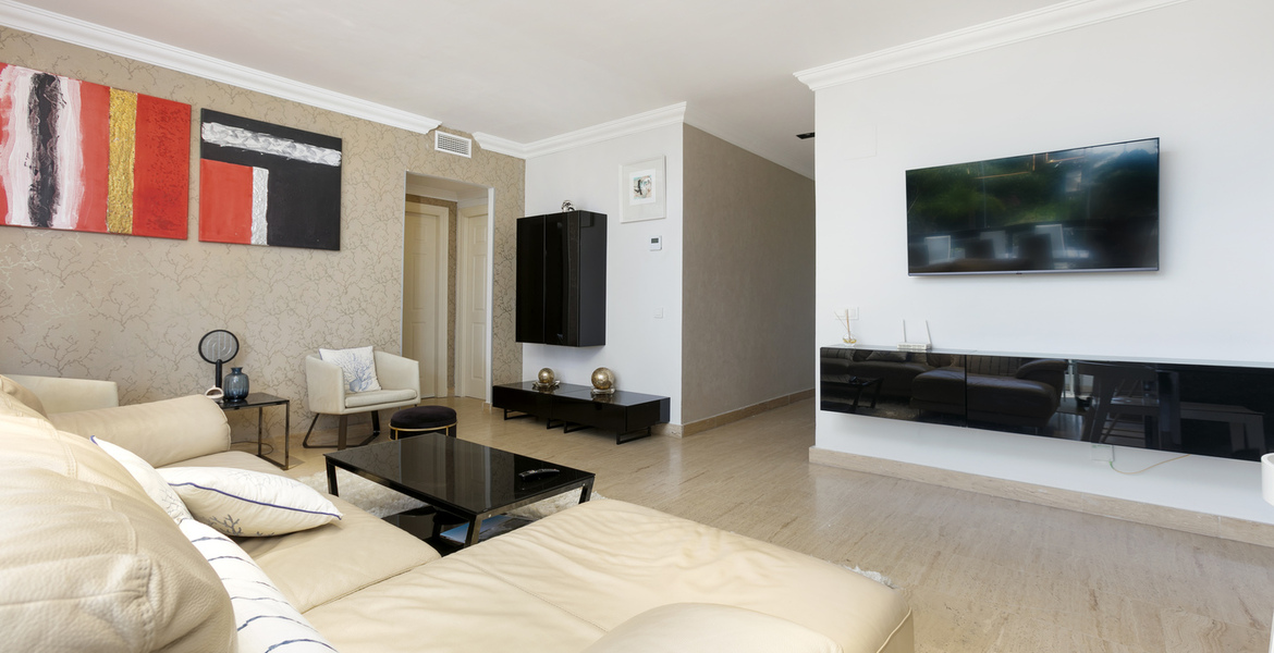 Luxury Apartment between Marbella and Estepona 
