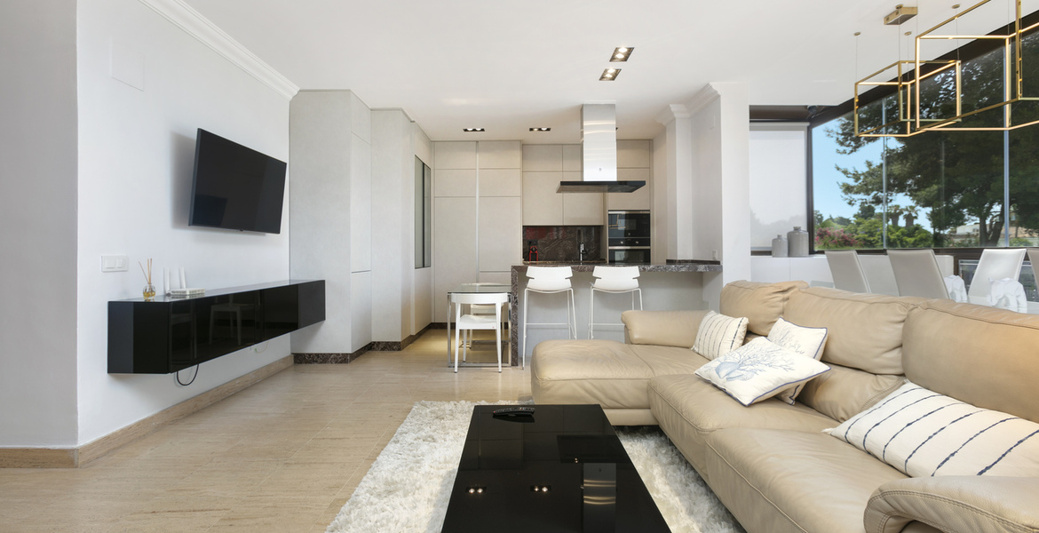 Luxury Apartment between Marbella and Estepona 