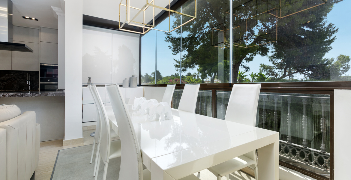 Luxury Apartment between Marbella and Estepona 