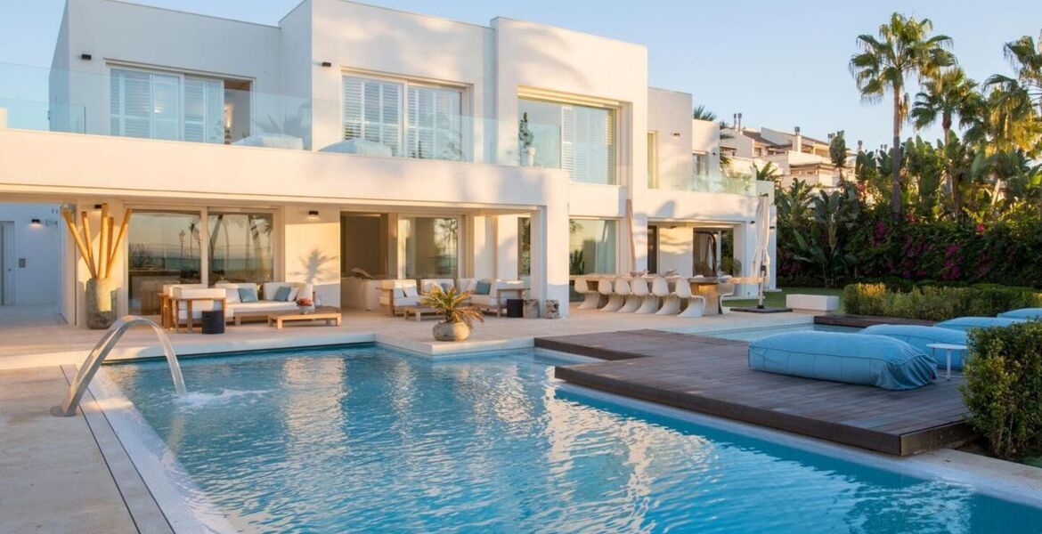 Вилла на берегу моря в аренду в Golden Mile Marbella