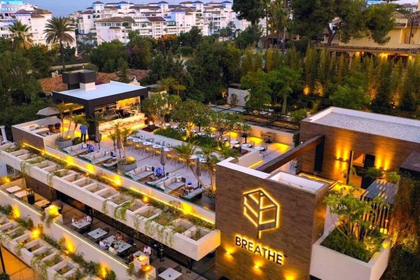 Restaurant BREATHE in Puerto Banus, Marbella